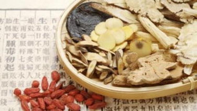 “花钱少，疗效好” 政策机制激发中医药服务潜力！九论大会精神第七论